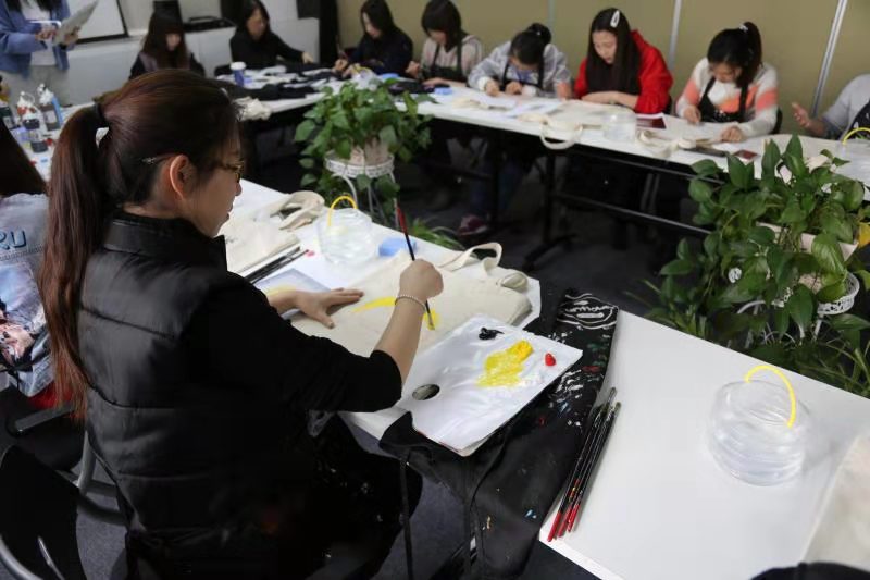 女神节特辑——DIY手工彩绘帆布袋欢乐多.jpg