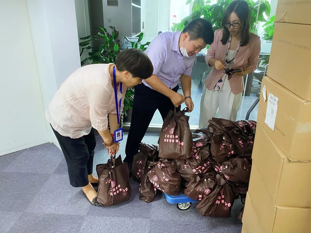 “暑”你最美——高温慰问，致敬坚守岗位的最美身影！3.jpg