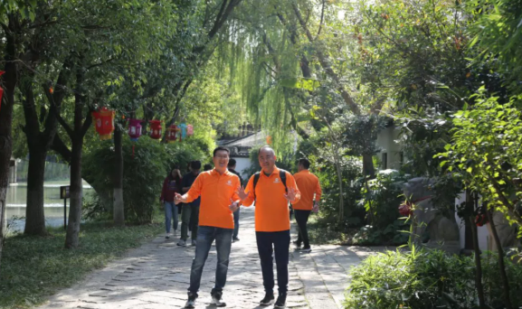 这才是团建秋游的正确打开方式啊！4.png
