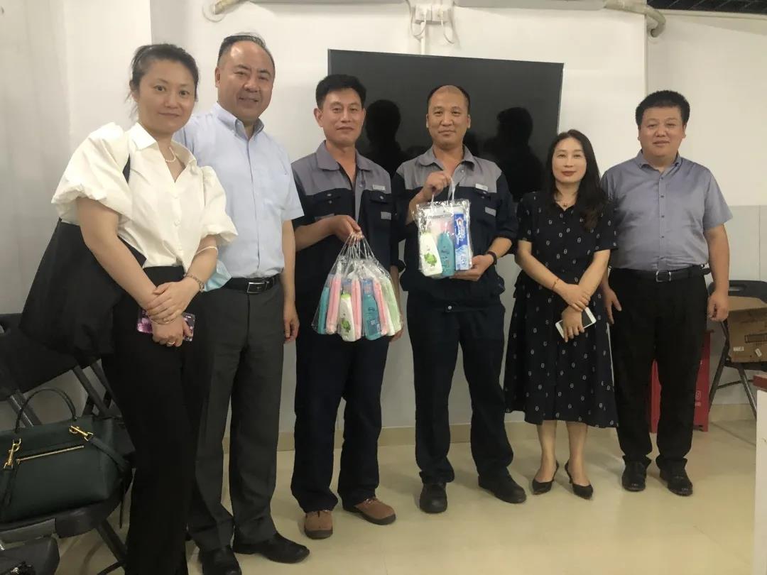 热，情不减！致敬坚守！——远茂股份高温慰问一线项目员工3.jpg