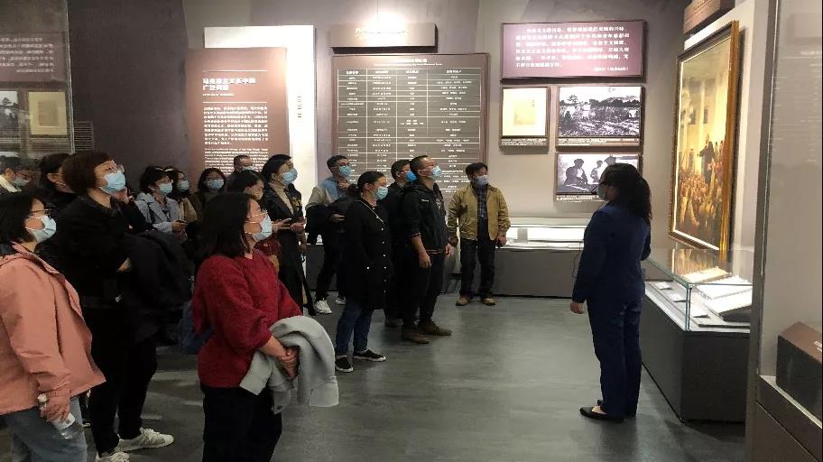 汲取智慧力量,践行初心使命2.jpg 汲取智慧力量,践行初心使命2.jpg